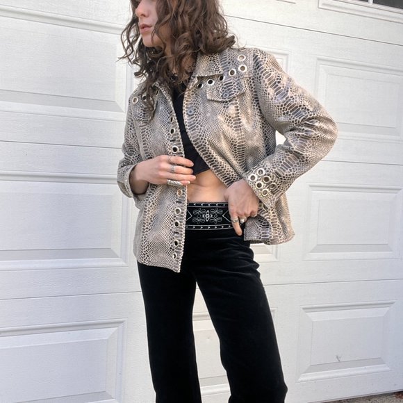 Reworked Snakeskin Printed Silver Grommet Studded Lightweight Jacket - Size 8P - Picture 6 of 6